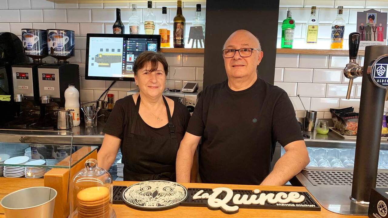 Los últimos Sanfermines de Loli y Pedro en su bar de Pamplona después de 41 años: 