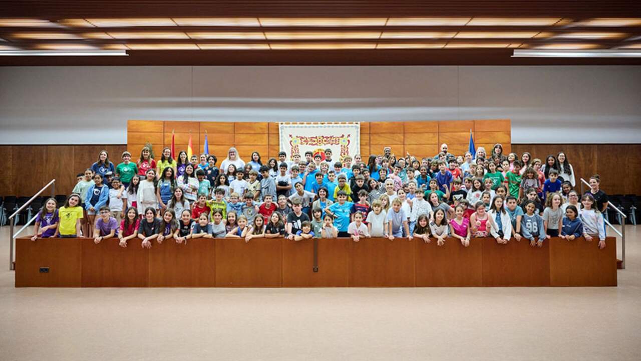 Los dos colegios de Pamplona que han ganado el concurso “Yo quiero ser científica” de la UPNA