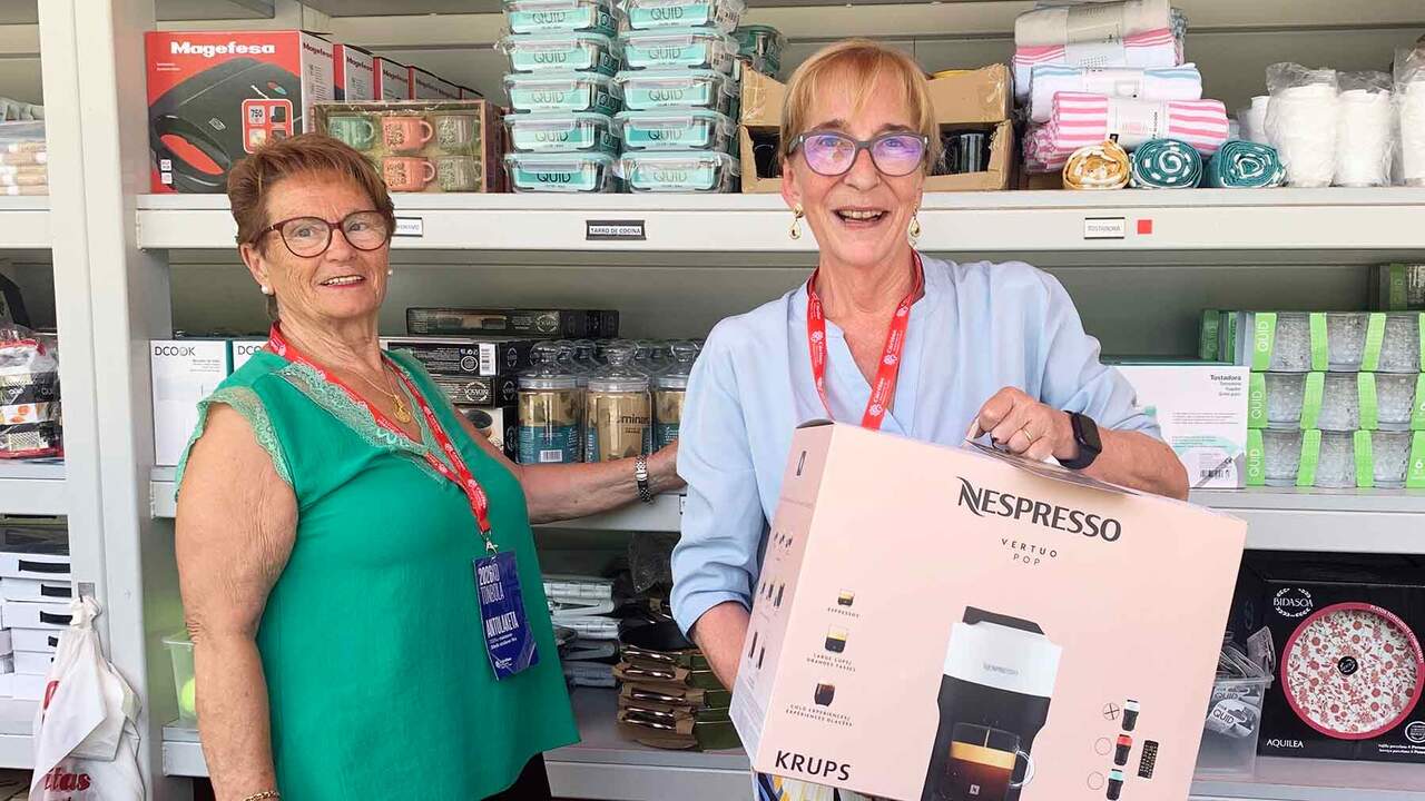 La navarra de 65 años que debuta como voluntaria en la tómbola de San Fermín: 