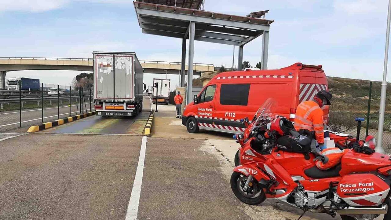 Un extraño cambio de asiento y de ropa termina en Navarra con dos camioneros detenidos en un control de tráfico