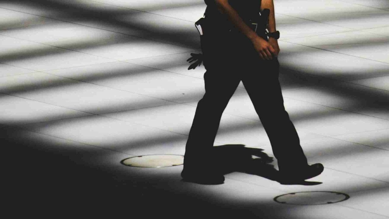 Drama en los hospitales de Navarra: más de 50 vigilantes de seguridad se quedan sin cobrar la nómina por la quiebra de su empresa
