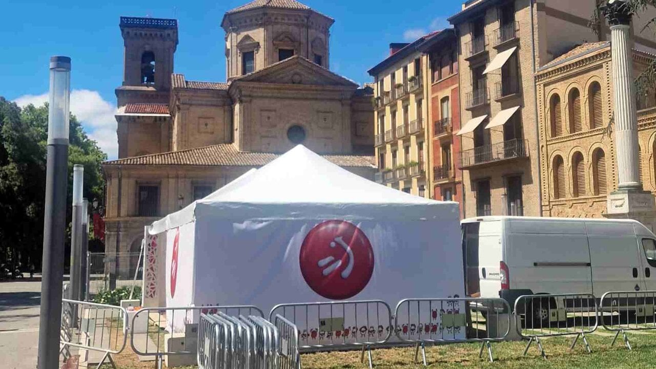Asiron permite a la ETB ubicar un set de TV en pleno recorrido de la procesión de San Fermín y de la ofrenda infantil