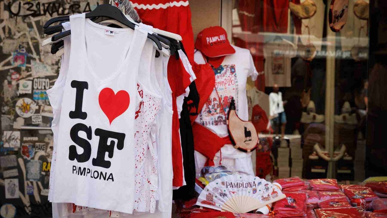 La prenda de San Fermín que empieza a caer en el olvido: ¿Por qué los pamplonicas ya no la quieren?