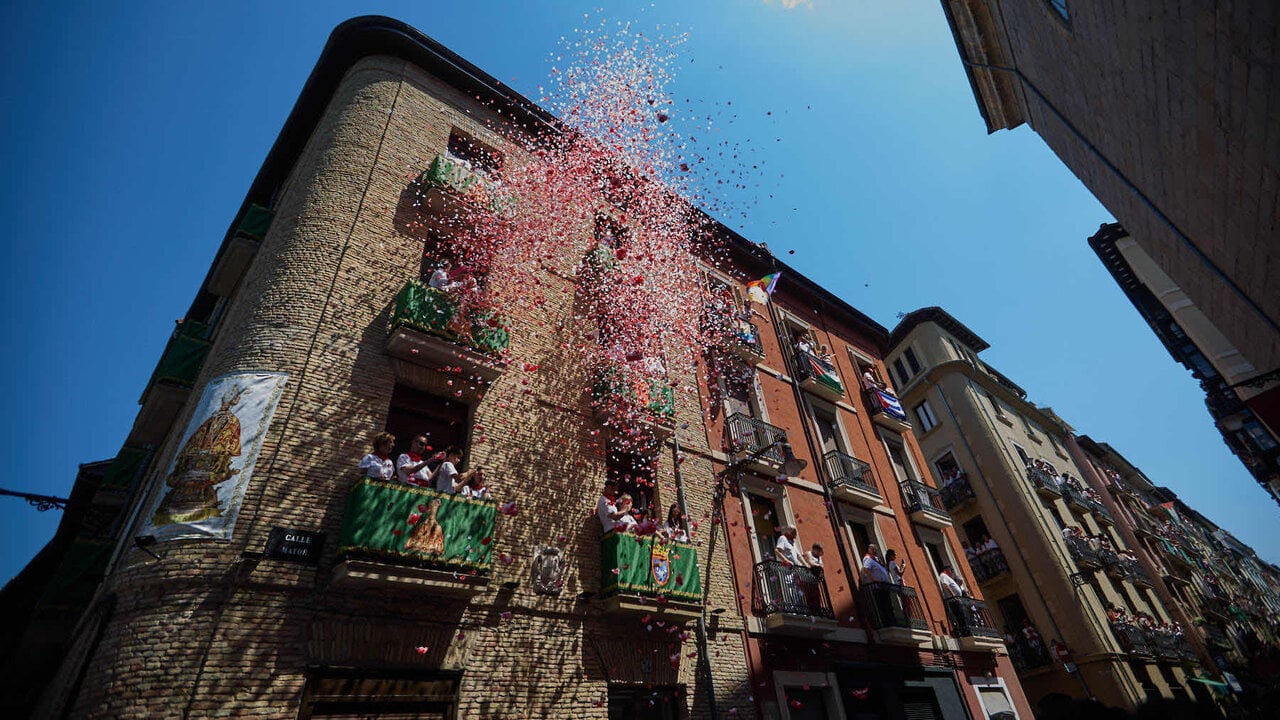 Procesi&oacute;n de San Ferm&iacute;n 2026 por las calles de Pamplona. I&Ntilde;IGO ALZUGARAY