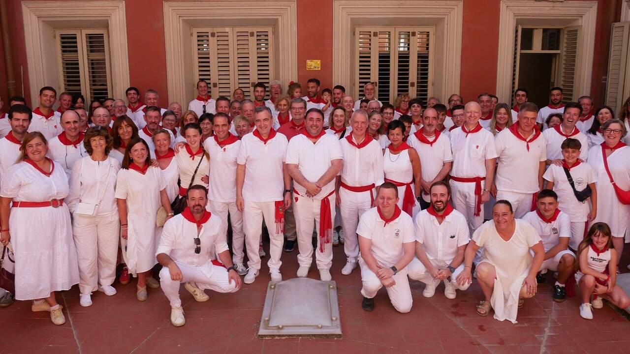 Urkullu recibe en Pamplona un reconocimiento muy sanferminero por su vínculo político con Navarra