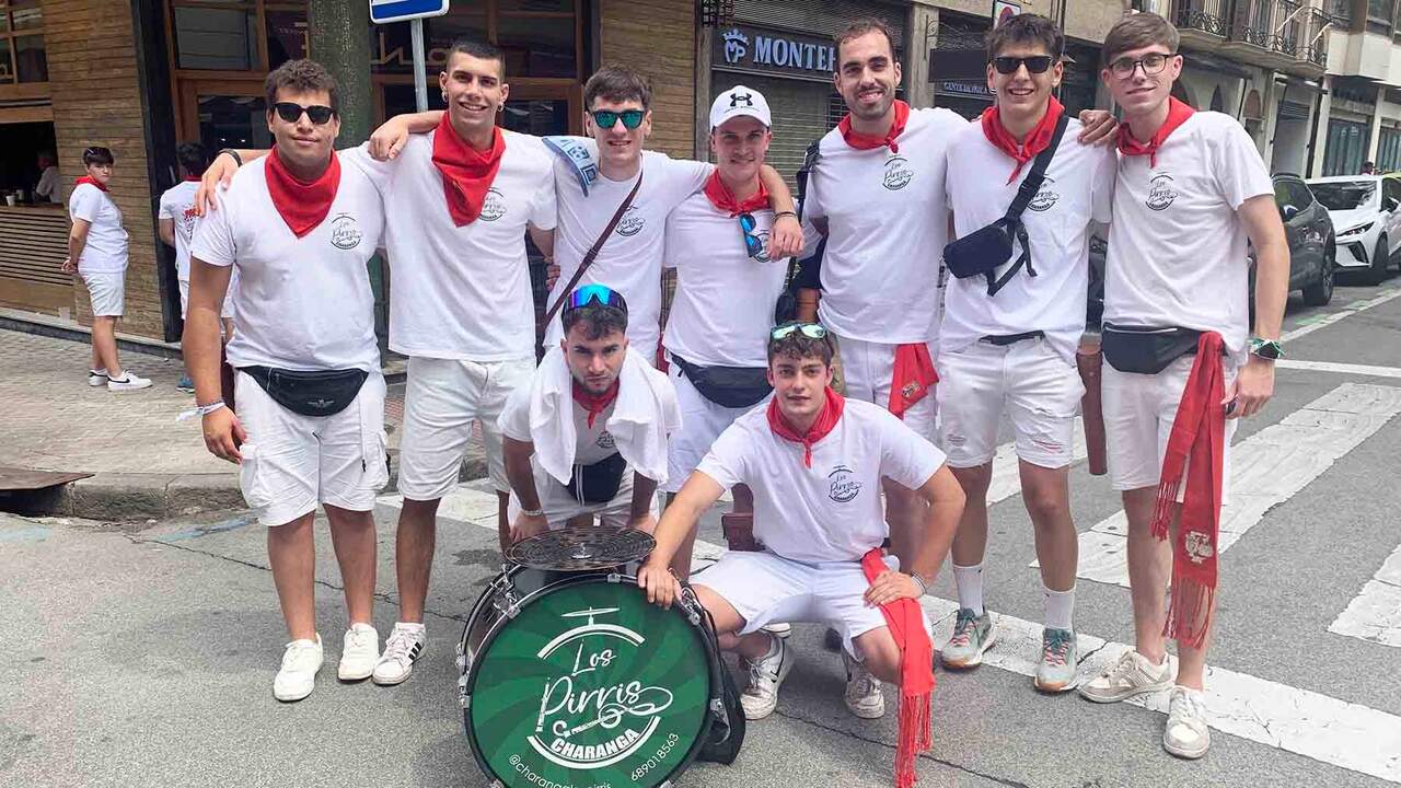 La joven charanga de Segovia que vive su sueño en los Sanfermines: “Es nuestra fecha más esperada”