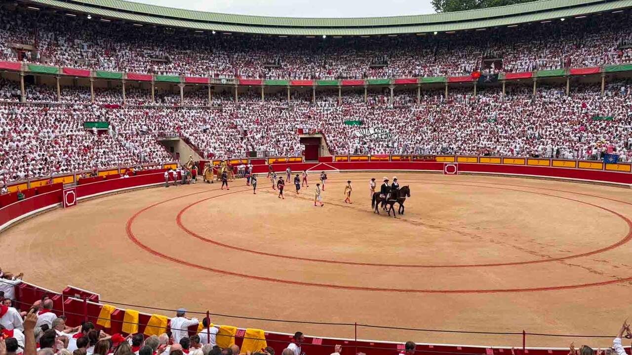 EN DIRECTO| Sigue la corrida de Miura en San Fermín con Manuel Escribano, Pepe Moral y Colombo en Pamplona