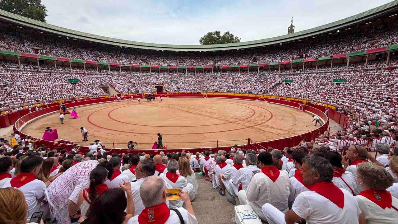 DIRECTO | Sigue desde Pamplona la corrida de San Fermín con toros de La Palmosilla para Fortes, Fernando Adrián y Samuel Navalón
