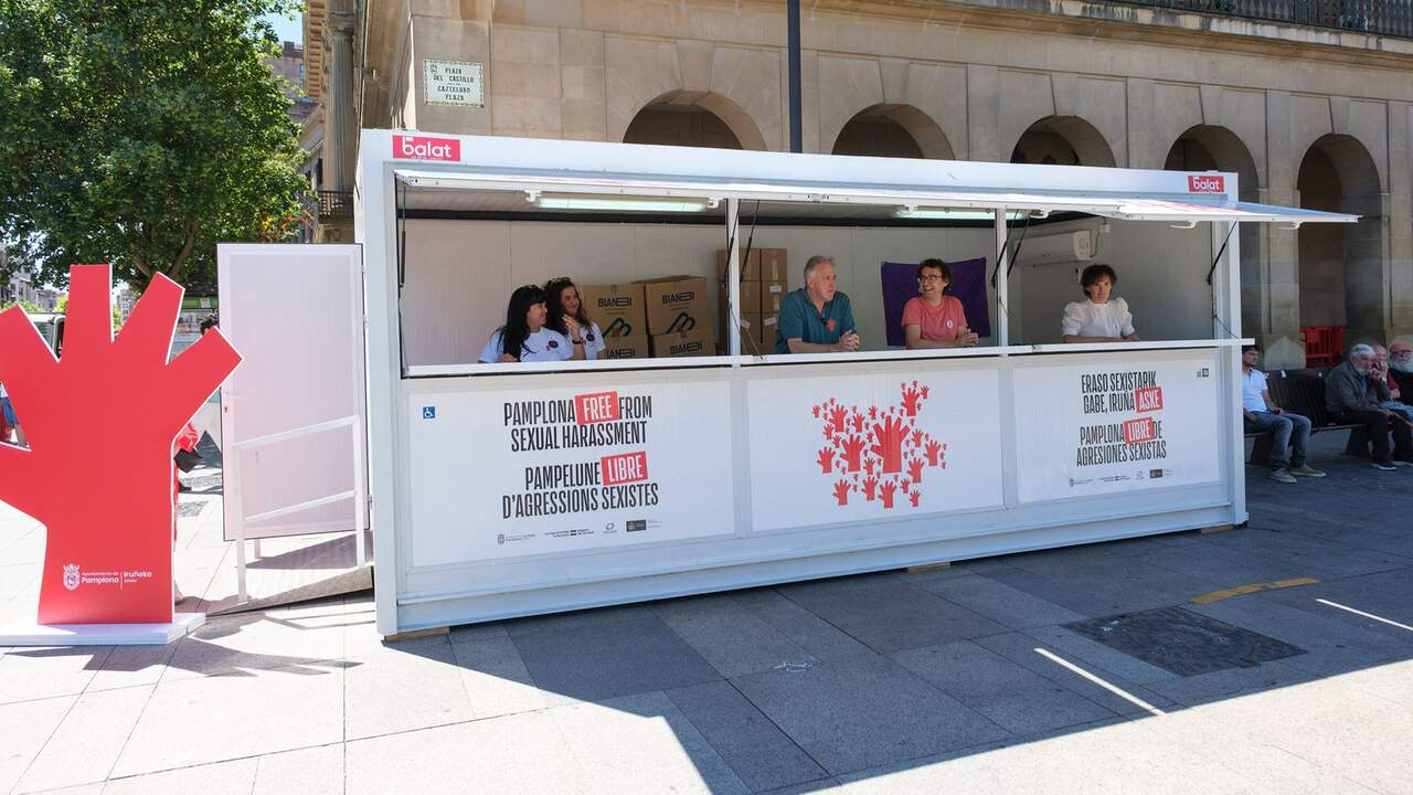 Casi 10.000 personas pasan por el punto contra las agresiones sexistas de Pamplona en lo que va de San Fermín