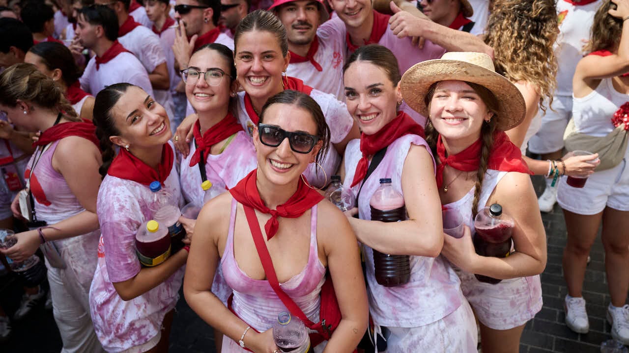Cohete anunciador de las fiestas de Tudela 2026 en honor a Santa Ana. PABLO LASAOSA