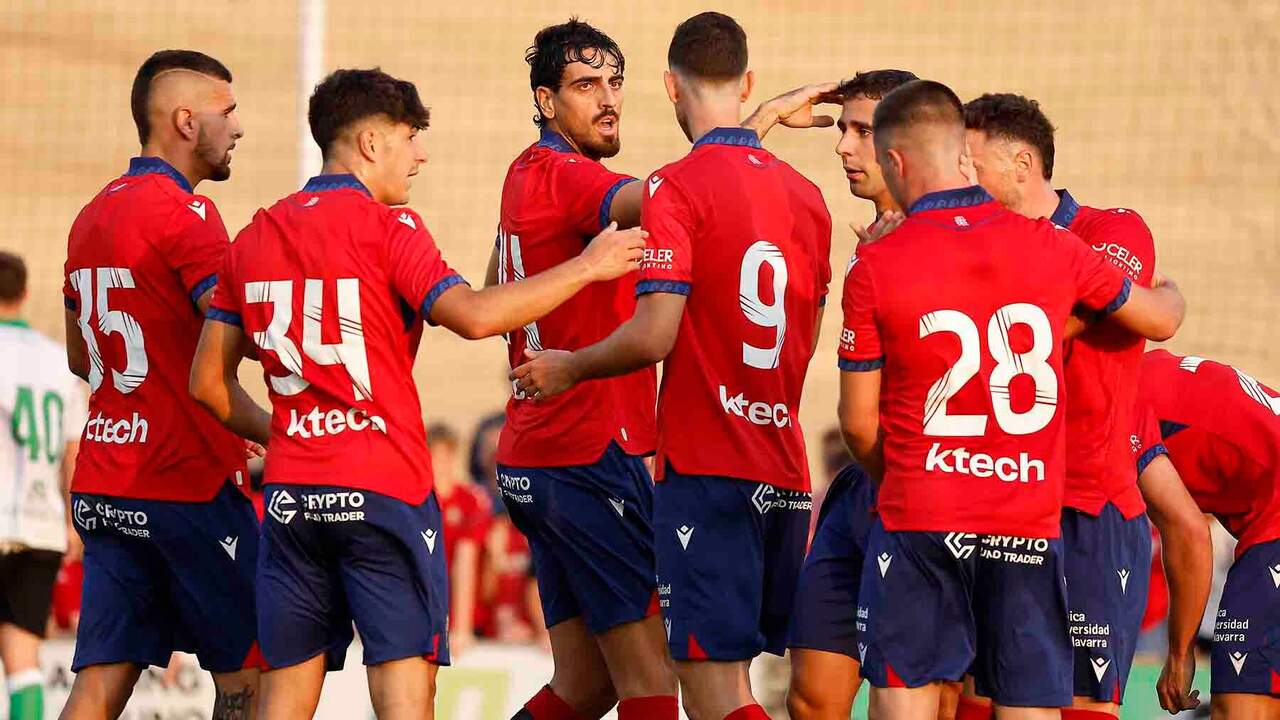 El primer Osasuna de Luis Miguel Ramis arranca con victoria, dos goles y una lesión en Mendigorría ante el Racing