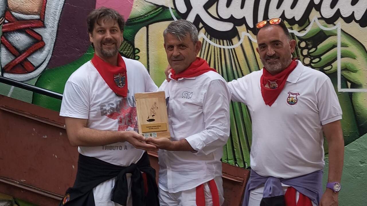 El Gigantes Navarra Rugby elige las fiestas de Tudela para entregar su trofeo más especial