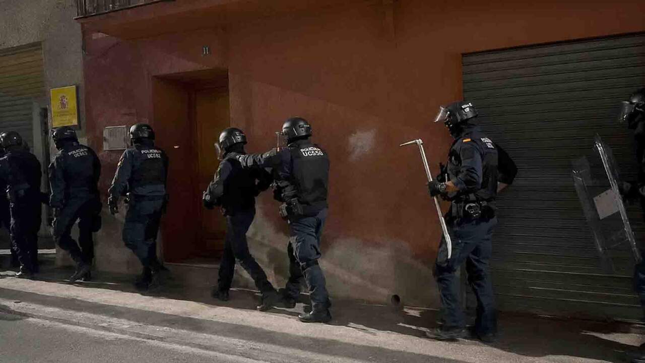El trasiego de personas durante pocos minutos destapa un punto de venta de droga en un pueblo de Navarra