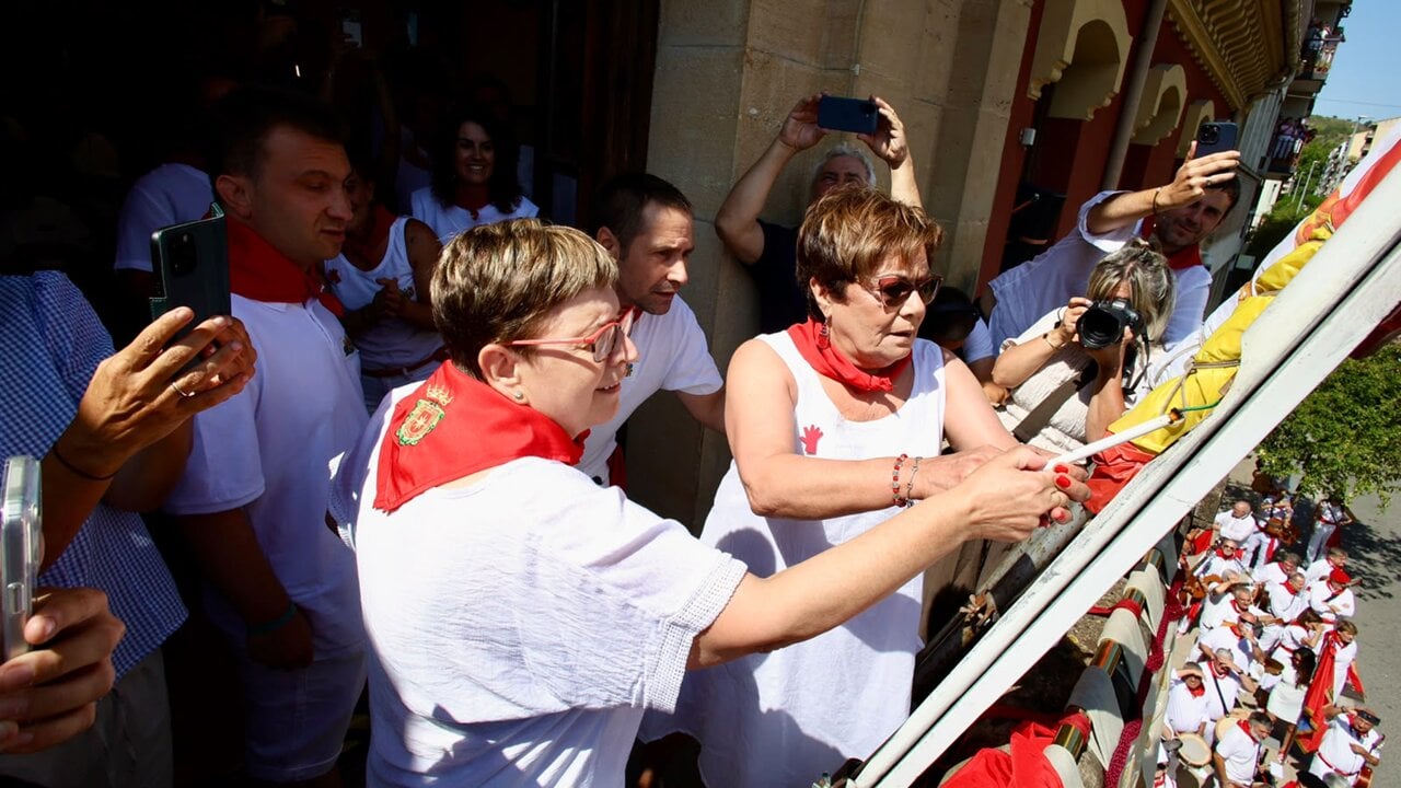 Estella enciende sus fiestas: el cohete llena la plaza de emoción, inclusión y ambiente festivo