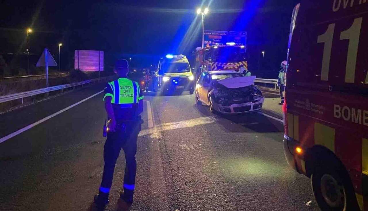 Accidente en la autopista AP-15 de madrugada: tres heridos tras un choque entre dos turismos de madrugada