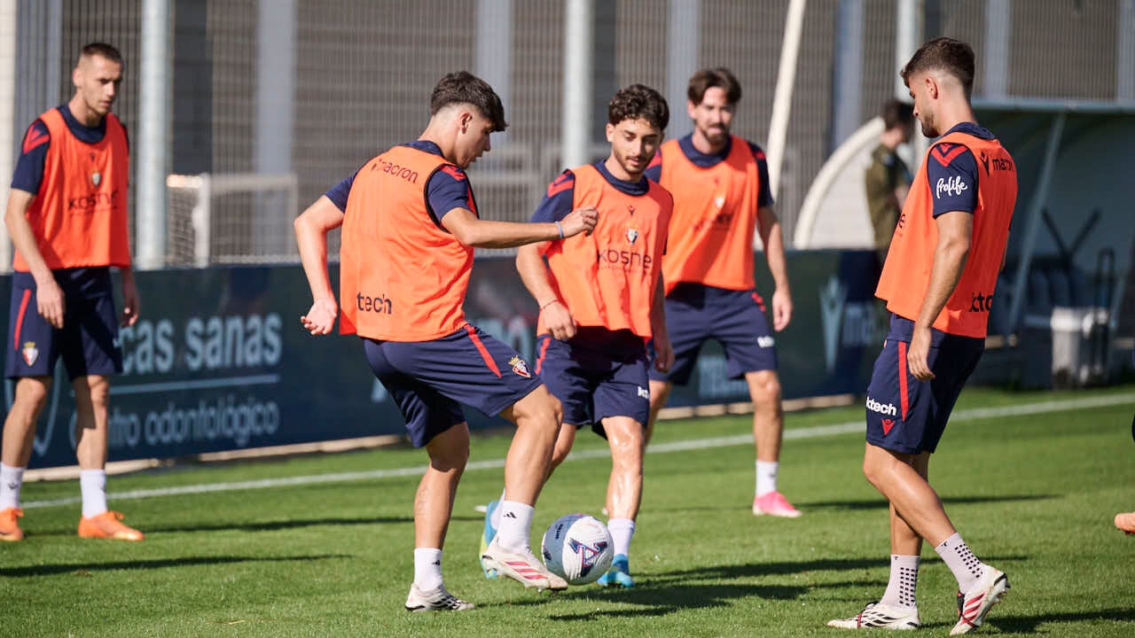 Osasuna entrena en las instalaciones de Tajonar durante la pre temporada 2026. PABLO LASAOSA