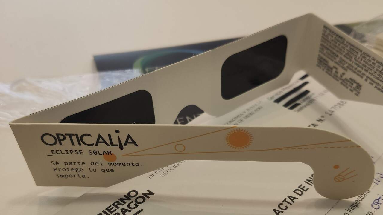 Las seis gafas para el eclipse que Consumo pide retirar en Navarra por el riesgo de causar lesiones en la retina