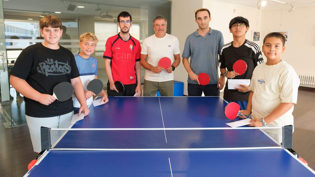 Estos son los seis jóvenes que han subido al podio en la Semana del Tenis de Mesa de la Casa de la Juventud