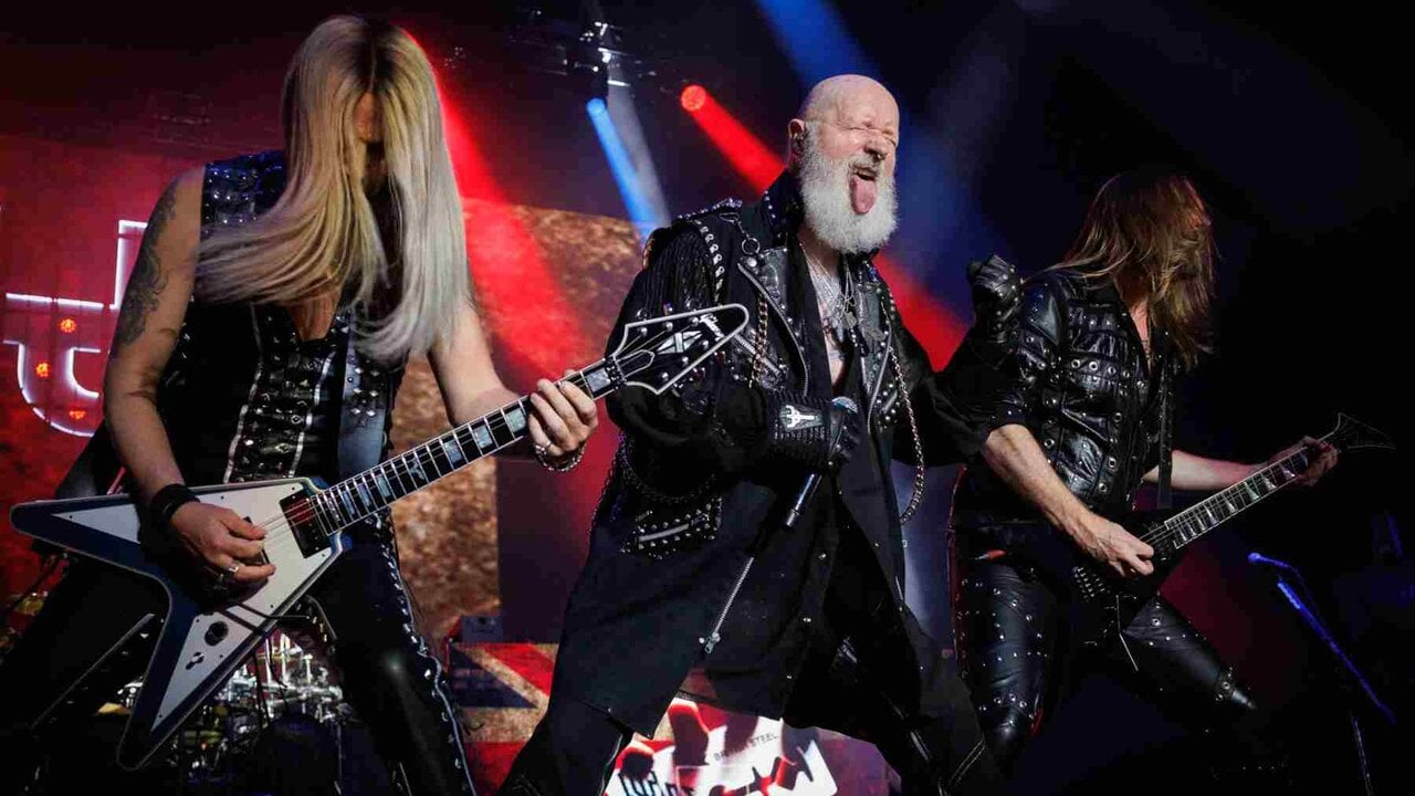 PAMPLONA, 18/08/2026.- La legendaria banda brit&aacute;nica de heavy metal Judas Priest durante el concierto que ha ofrecido este martes en el Navarra Arena de Pamplona, una de las dos &uacute;nicas citas del grupo en Espa&ntilde;a en 2026 en una gira vinculada a su &uacute;ltimo trabajo, 'Invincible Shield'. EFE/Villar L&oacute;pez