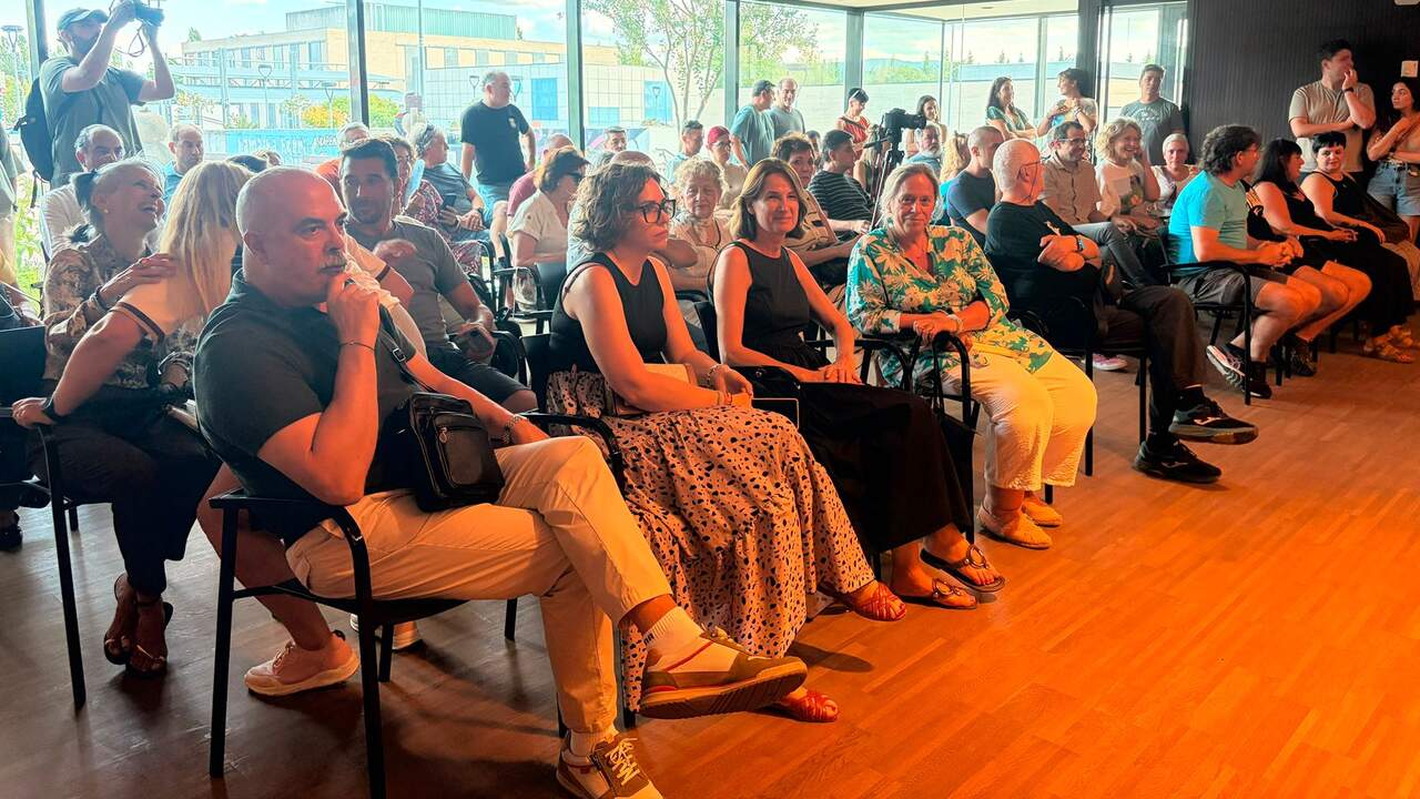La respuesta de los vecinos de Berriozar: llenan el pleno que debate el violento ataque de la final del Mundial
