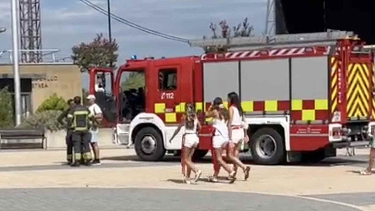 Efectivos de los bomberos en el chupinazo de No&aacute;in. CEDIDA