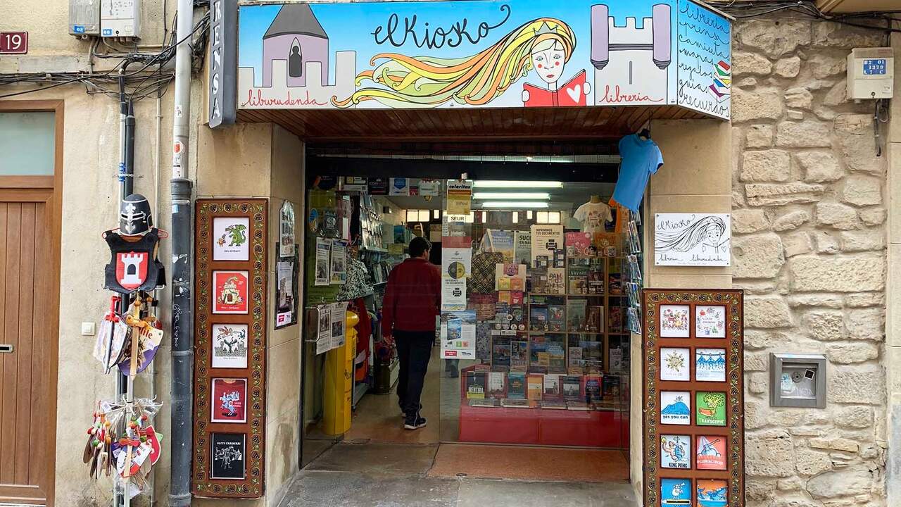 Fachada de la Librería El Kiosko de Olite. Navarra.com