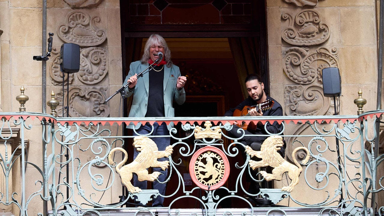 Actuaci&oacute;n de Jos&eacute; Merc&eacute; en el Balc&oacute;n del Ayuntamiento de Pamplona dentro de la XIII edici&oacute;n del Flamenco On Fire. I&Ntilde;IGO ALZUGARAY