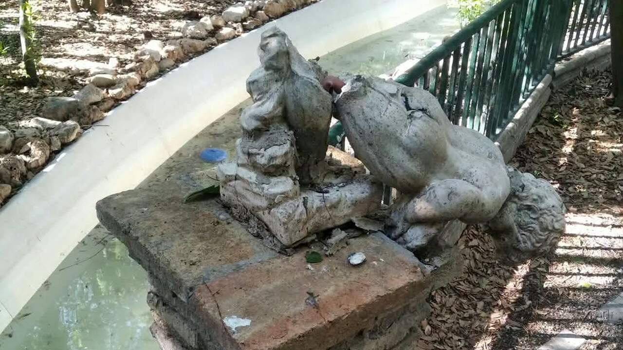 El Ayuntamiento de Cortes condena un acto vandálico contra la estatua de un ángel en su Parque Municipal