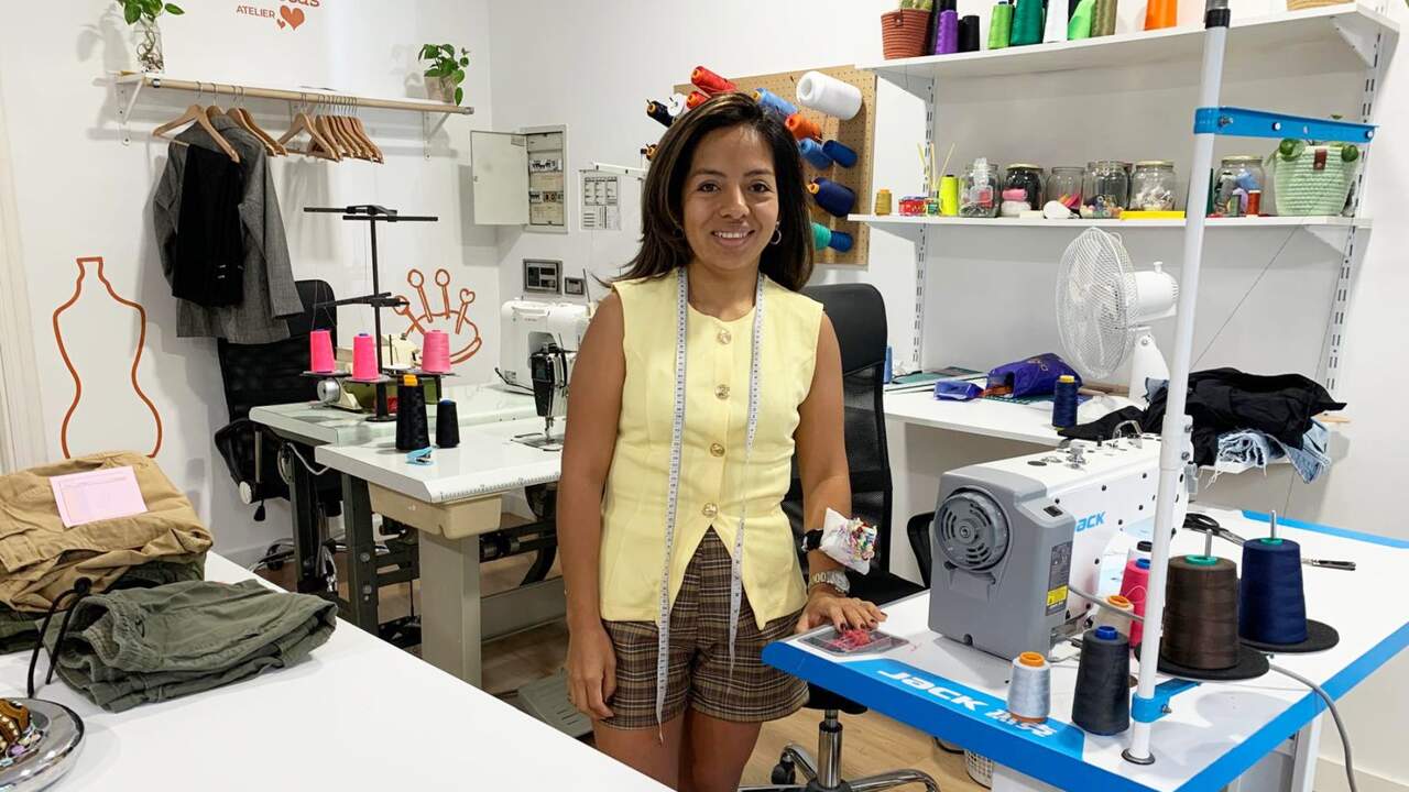 Alejandra abre su propia tienda de arreglos en Pamplona tras años de esfuerzo: “He encontrado mi sueño”