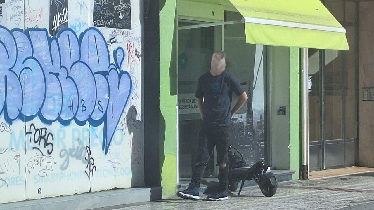 La Policía Foral detiene a dos jóvenes en Pamplona tras robar un móvil y tratar de vender un patinete sustraído