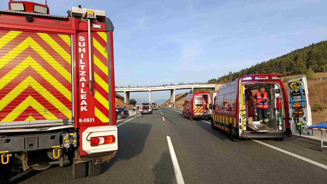 Grave accidente múltiple en Navarra: nueve trasladados tras chocar cinco coches en la autovía