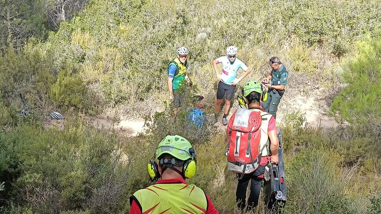 Un fuerte dolor le impide caminar tras caer de la bicicleta y es rescatado en helicóptero en Navarra