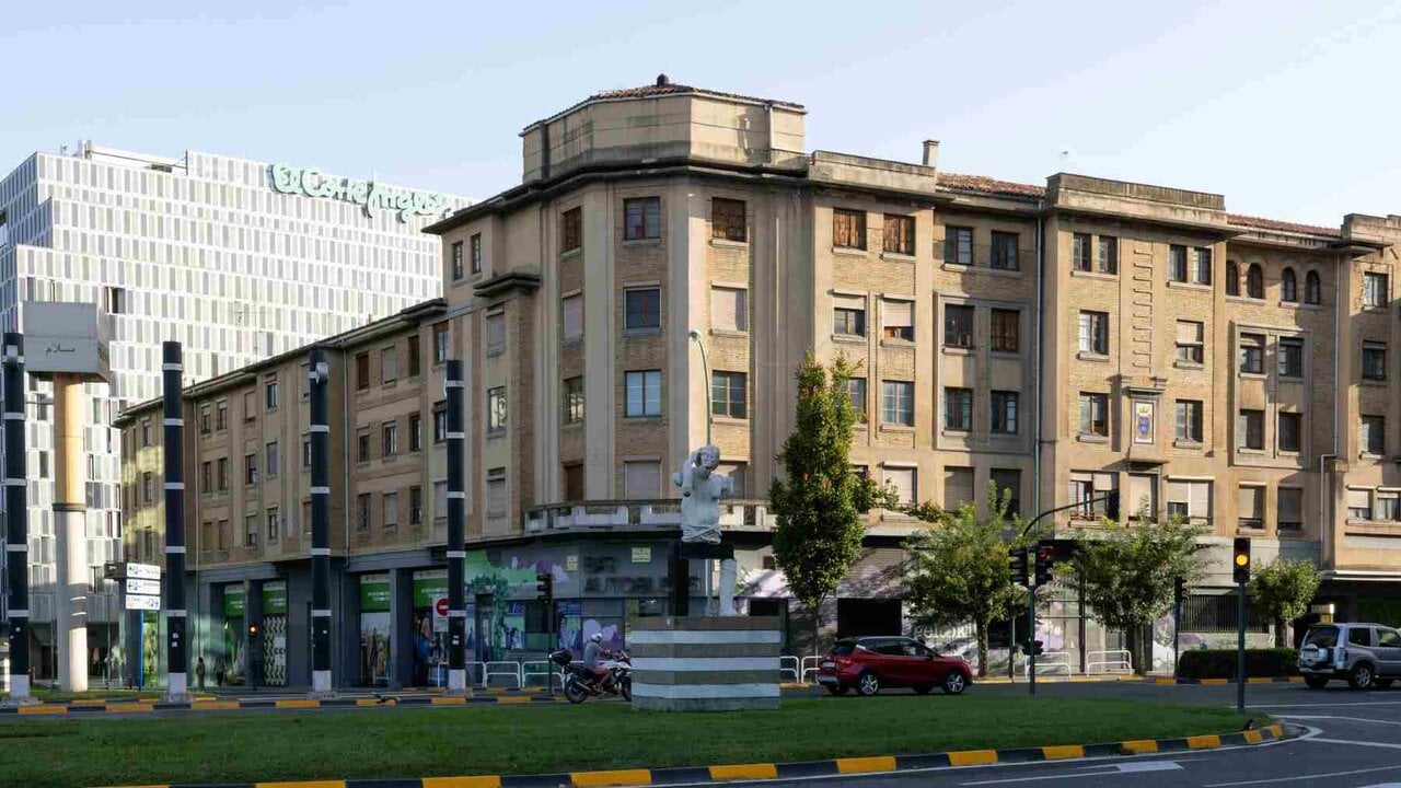 Pamplona rescata los icónicos torreones de la antigua estación de autobuses: el estado del edificio obliga a intervenir