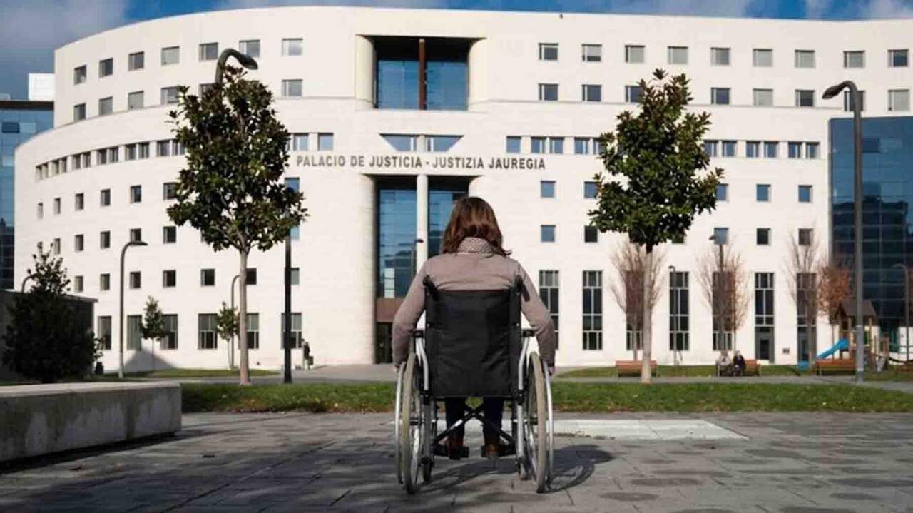 Un marroquí abusa de una mujer con gran discapacidad en Pamplona: la fiscalía pide que le expulsen del país
