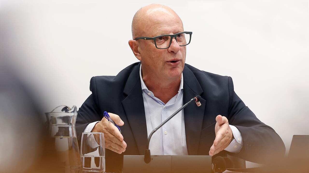 Gimeno defiende que el sistema educativo es 