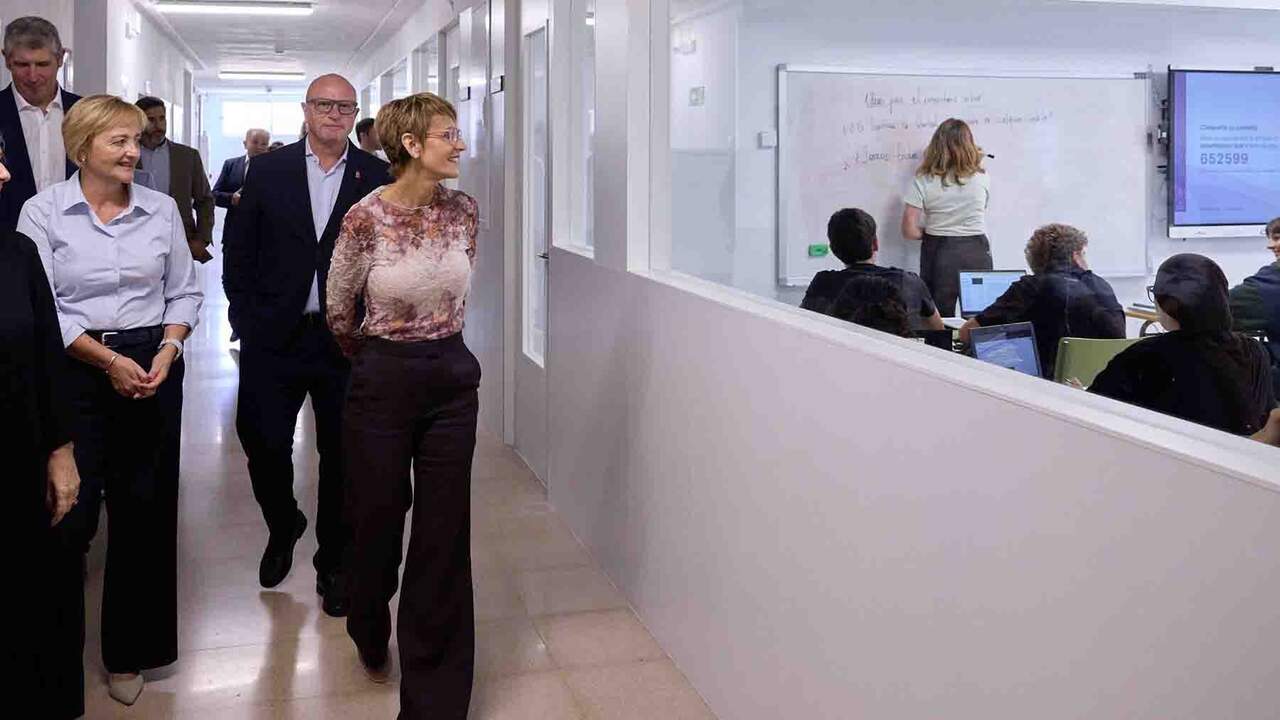 Chivite inaugura el curso escolar en Navarra con un mes de retraso: las clases comenzaron hace cuatro semanas