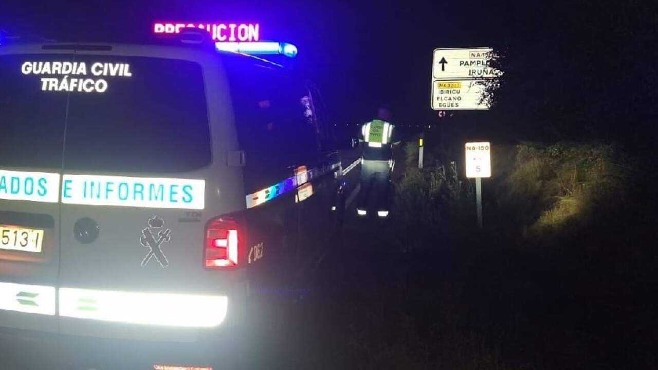 Un motorista acaba en el hospital tras atropellar a un animal cuando circulaba por una carretera de Navarra