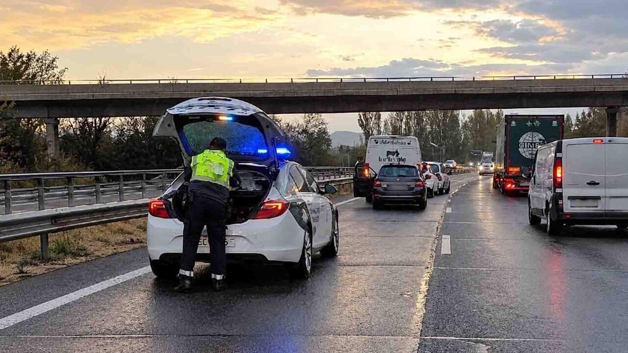 Importantes retenciones en la ronda y los accesos a Pamplona por un accidente con cinco vehículos