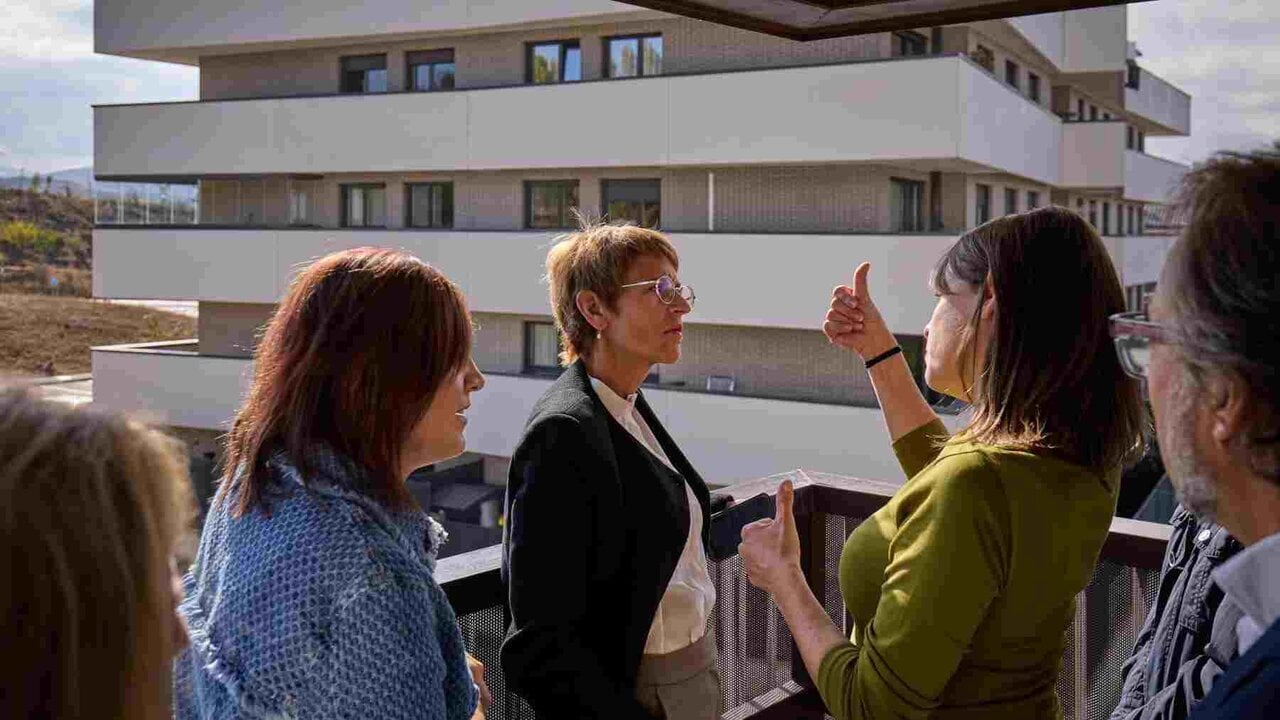 Chivite busca la foto en una VPO para tapar sus siete años de parálisis e inacción en la vivienda