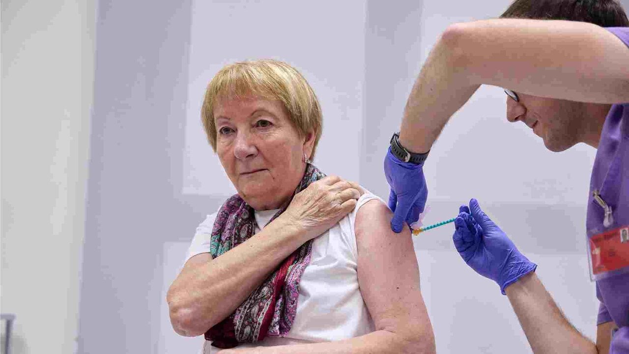 Arranca la vacunación de gripe y COVID en Navarra: quiénes deben citarse y las novedades para acudir sin cita previa