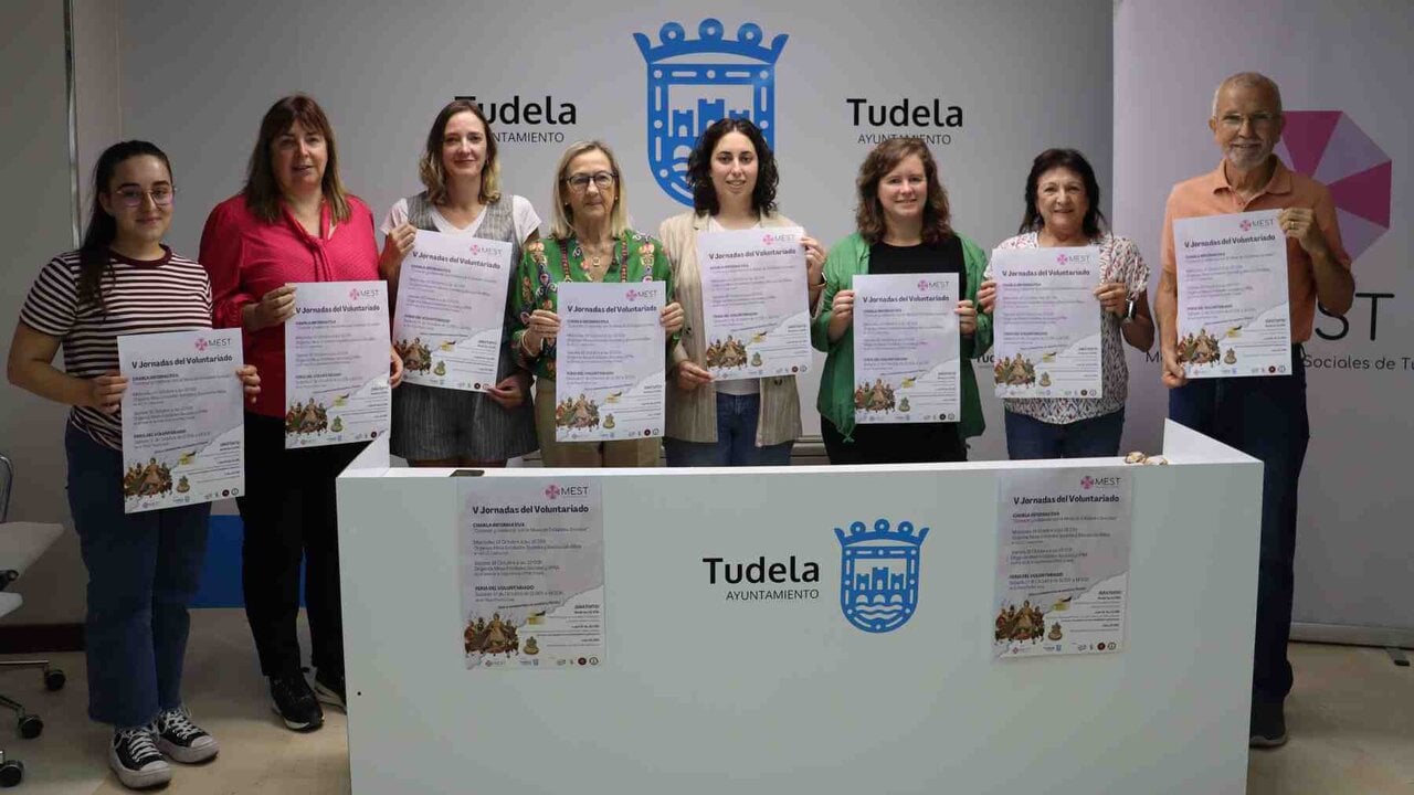 Gigantes, música y chocolatada en la Plaza Padre Lasa: Tudela celebra la gran Feria del Voluntariado