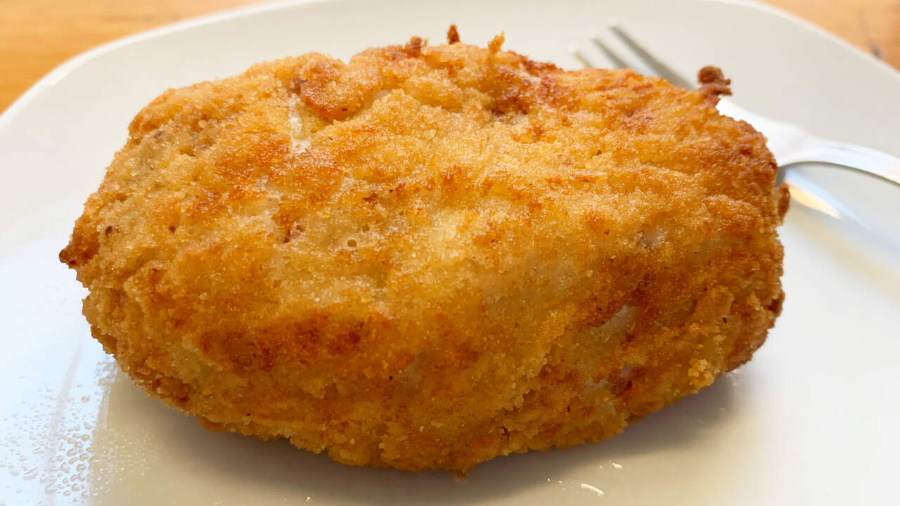 La espectacular croqueta de jamón recién hecha que triunfa en un bar de Pamplona: 