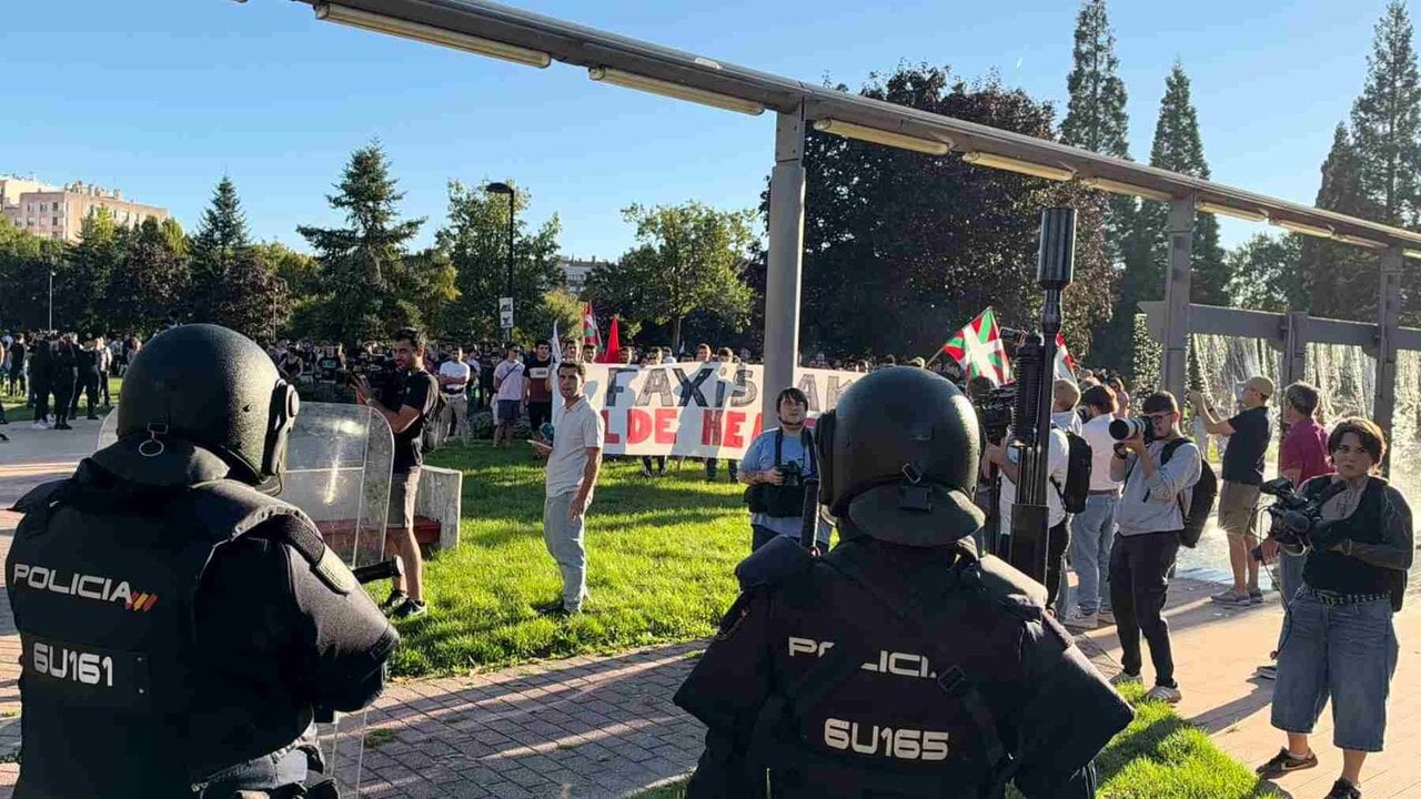 DIRECTO:  La Policía Nacional toma la Plaza de Yamaguchi ante la visita de Vito Quiles: el agitador no aparece en la convocatoria