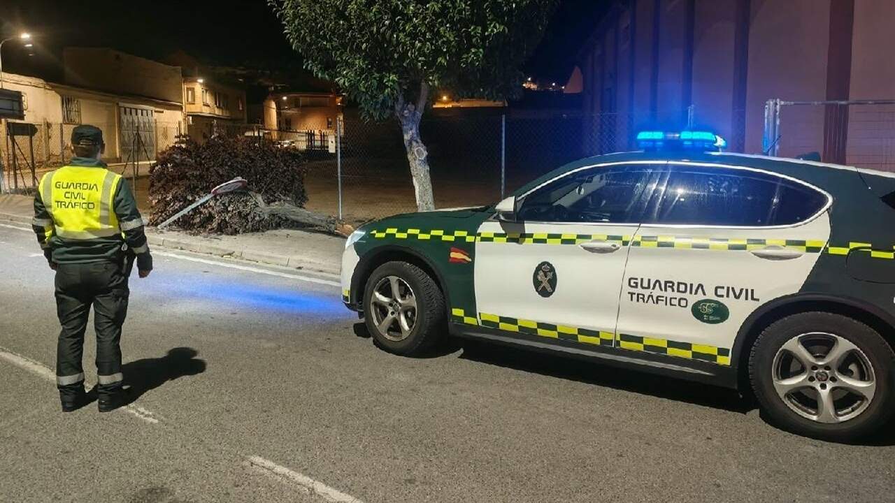 Tres heridos en un grave accidente de tráfico tras chocar un turismo y una furgoneta en Ablitas
