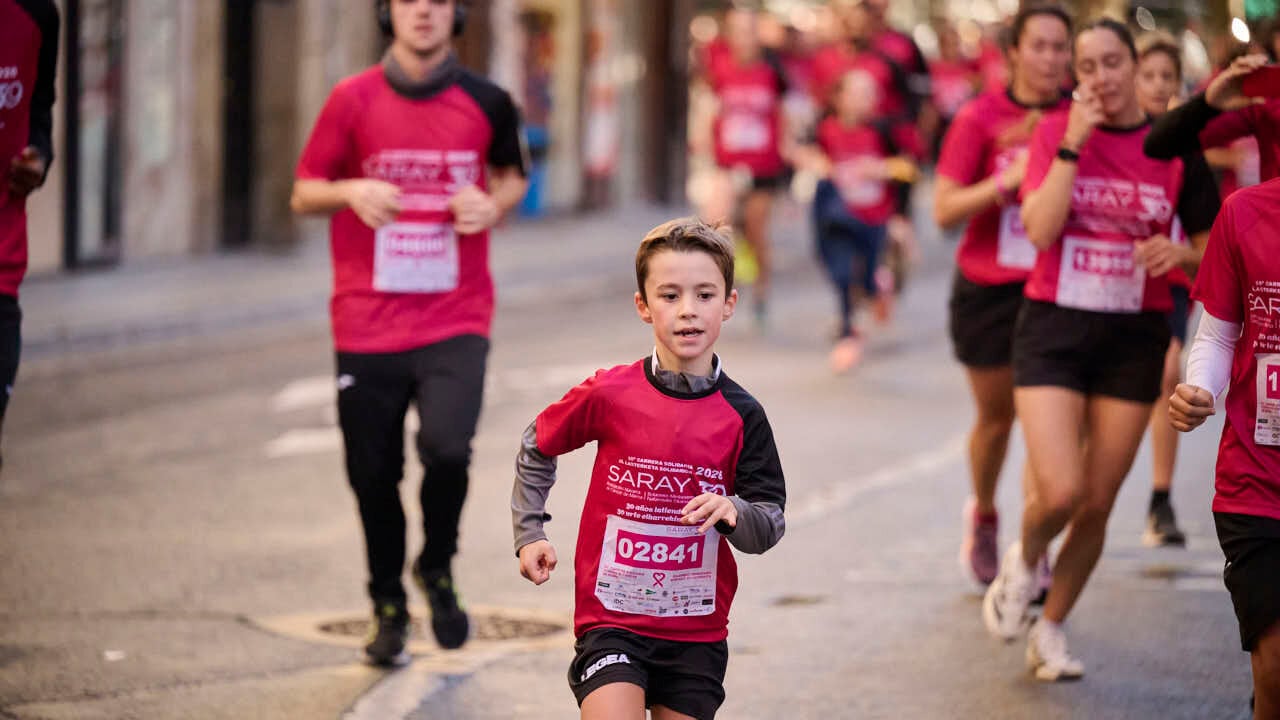 XV Carrera solidaria contra el c&aacute;ncer de mama organizada por Saray. PABLO LASAOSA