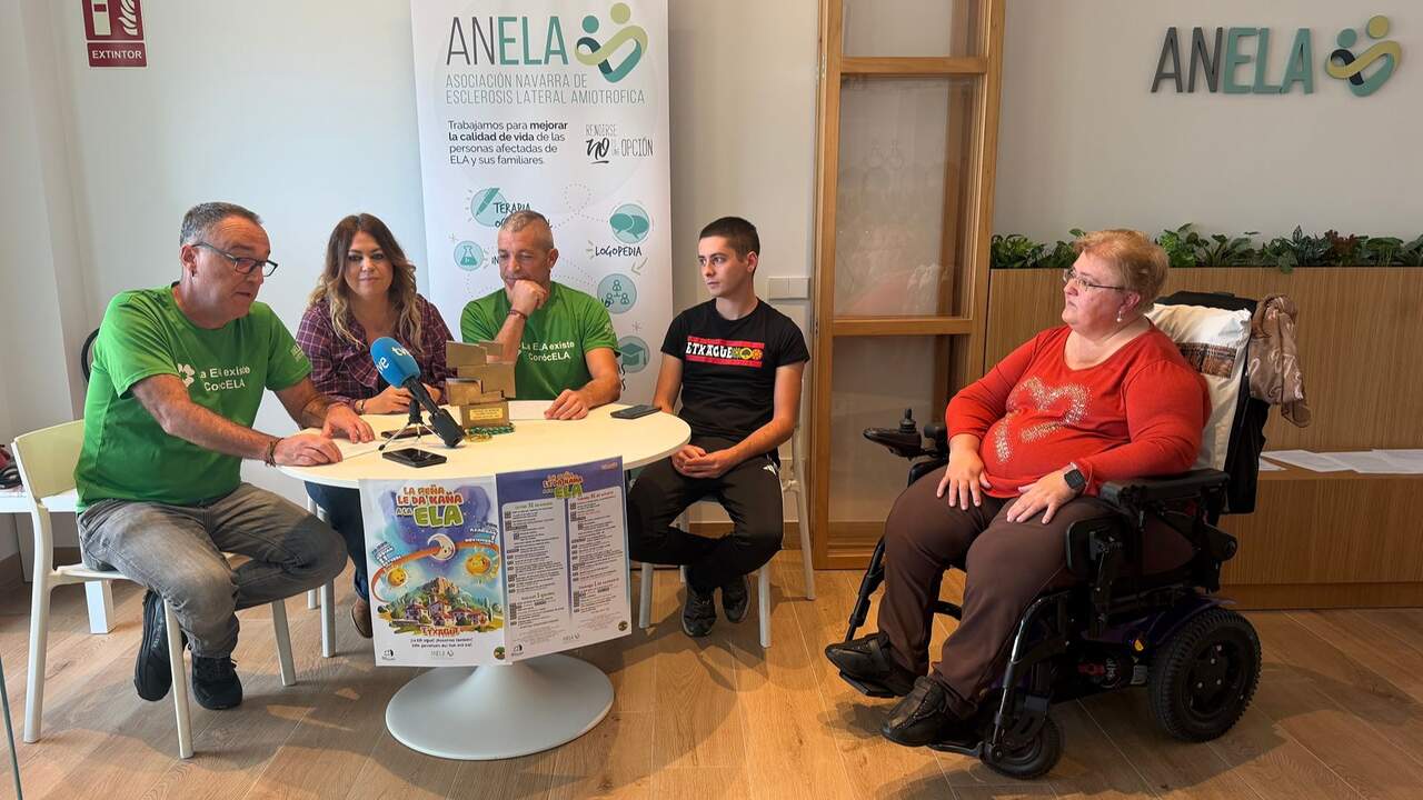 Un pueblo de Navarra se vuelca contra la ELA: 24 horas subiendo una peña para recaudar 6.000 euros