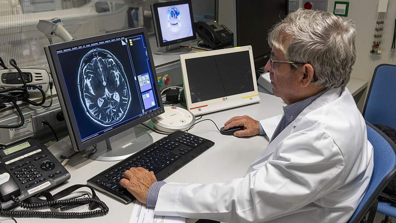 La Clínica Universidad de Navarra mejora el control del tratamiento del temblor sin cirugía con una nueva imagen cerebral
